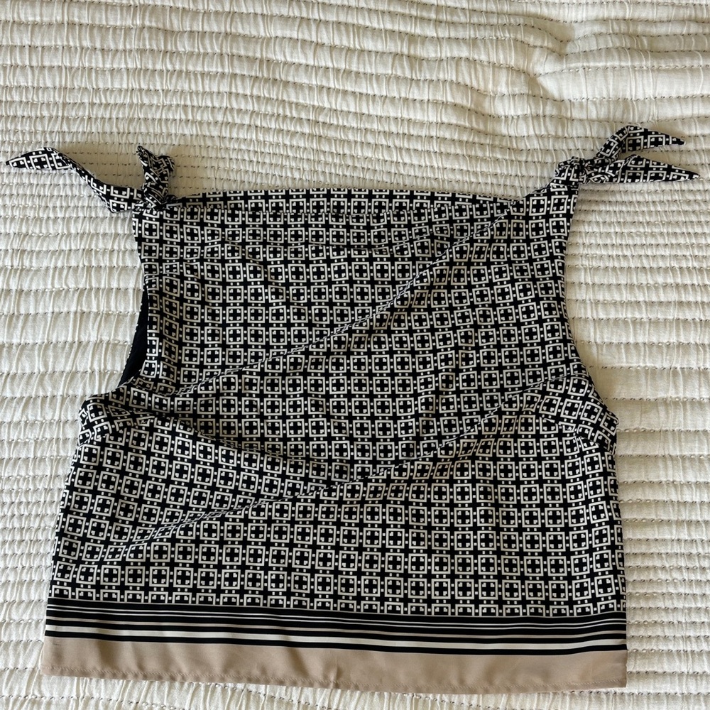 Abercrombie & Fitch Black and White Geometric Tank Top